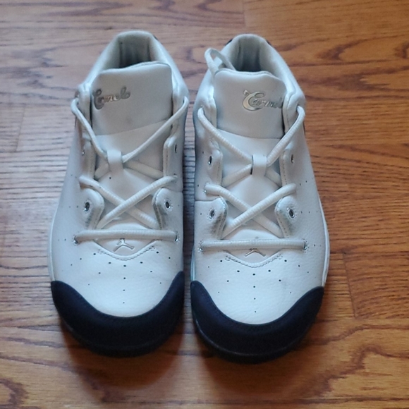 Nike Jordan Carmelo 1.5 Low Top Sneakers